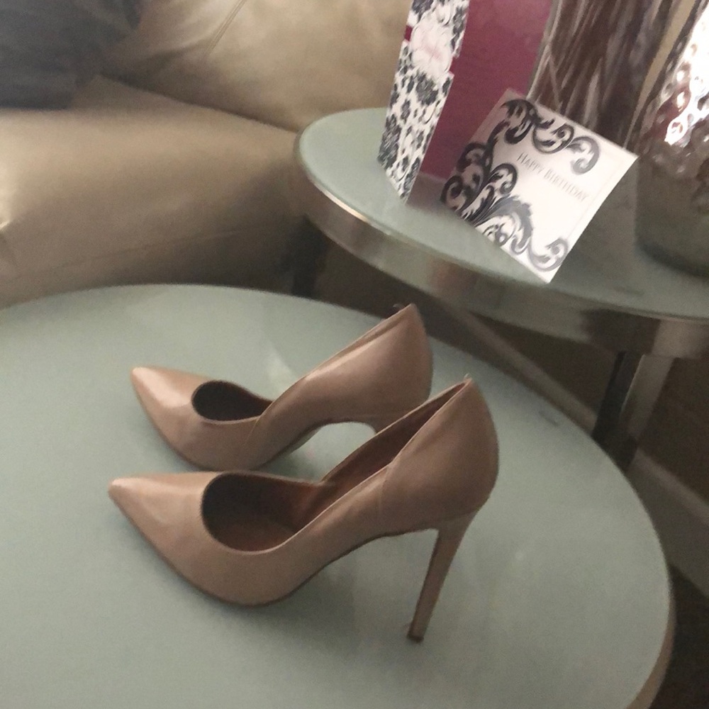 Steve Madden heels beige
